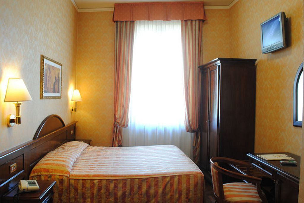 Hotel Boccaccio Florenţa Exterior foto