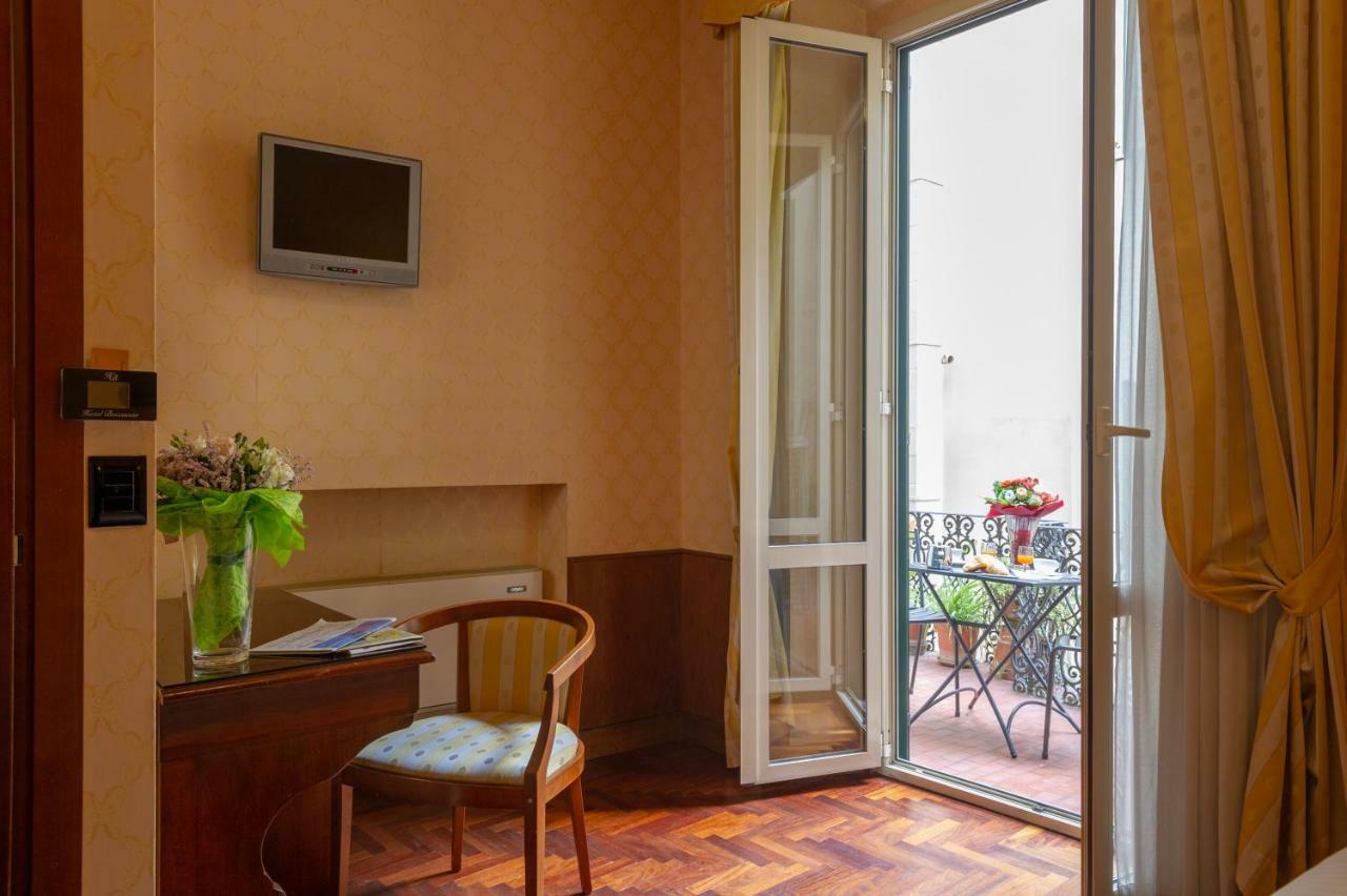 Hotel Boccaccio Florenţa Exterior foto