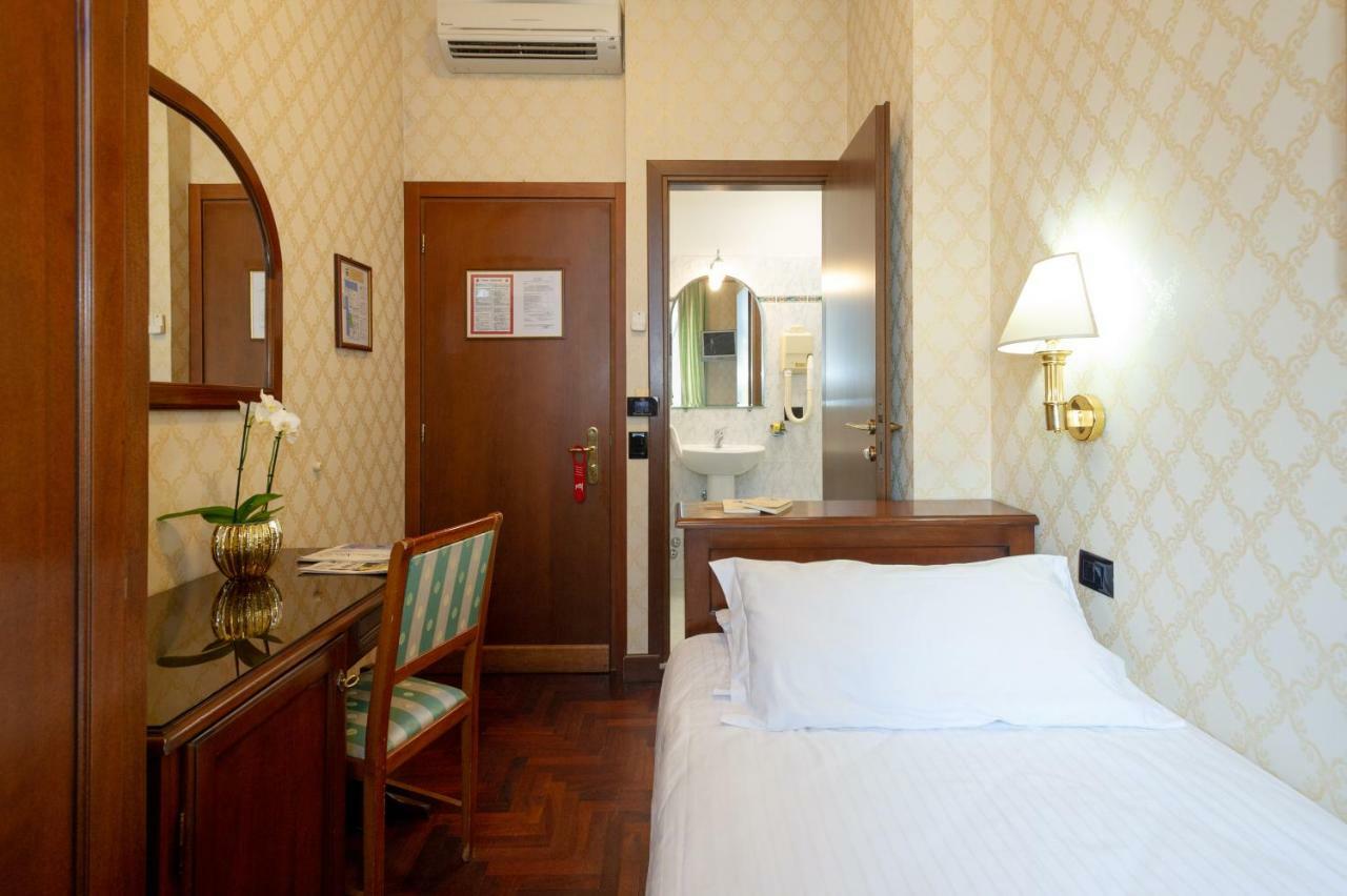 Hotel Boccaccio Florenţa Exterior foto