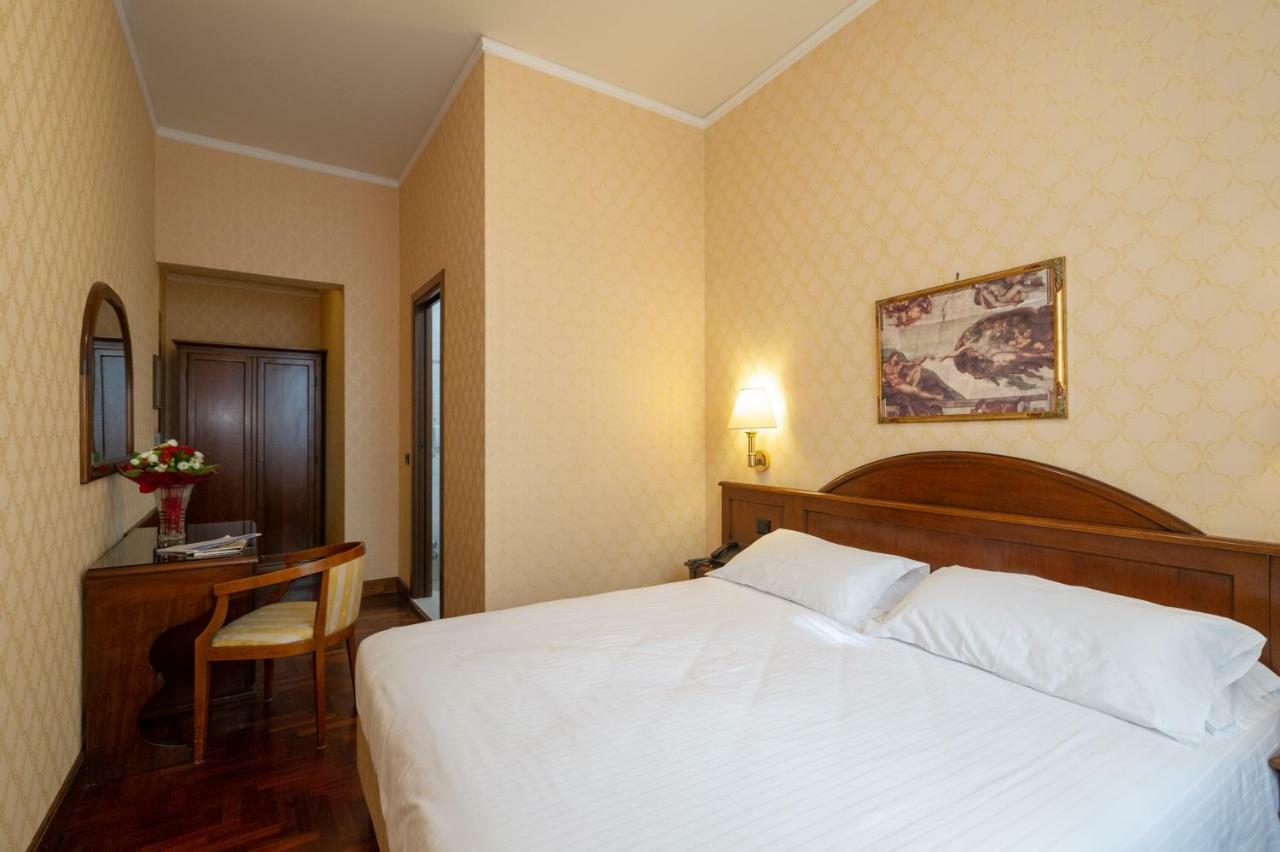 Hotel Boccaccio Florenţa Exterior foto